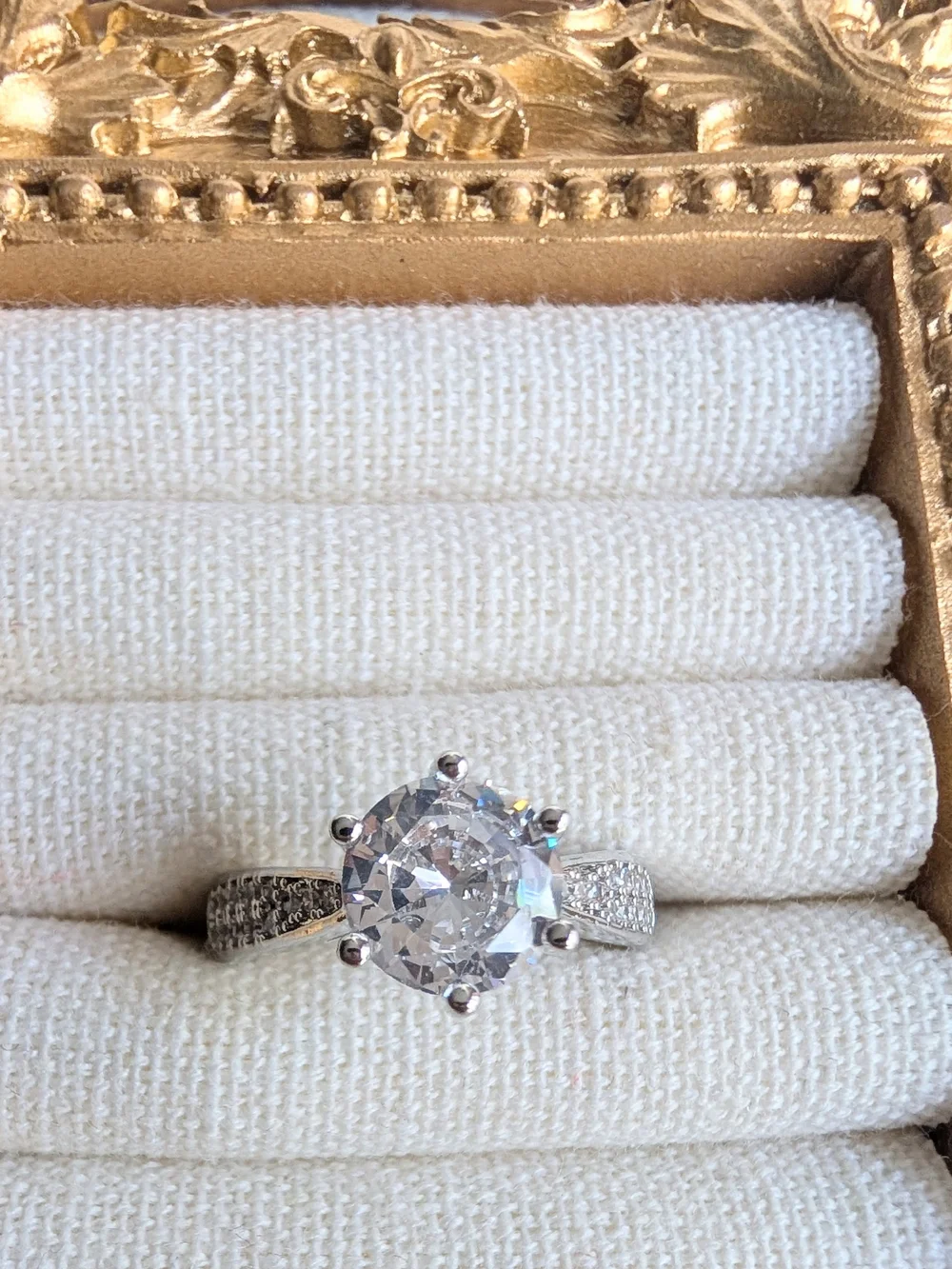 Beautiful Moissanite and Silver ring that sparkles Sz 6, 7, 6.75 💎⚜️💎